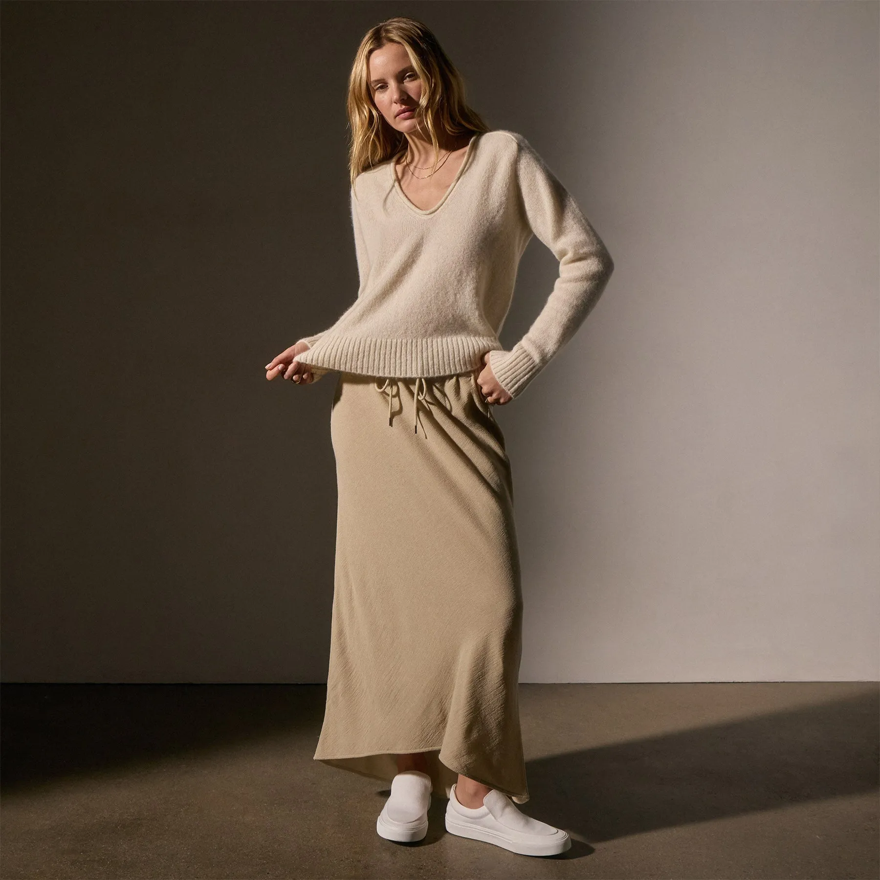 Cashmere Soft V Sweater - Ivory