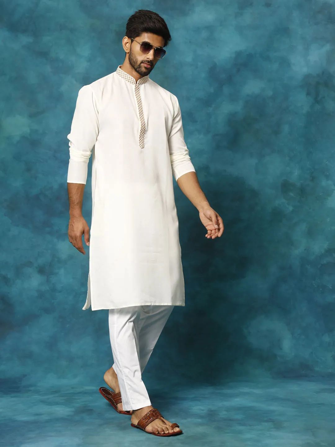 VASTRAMAY Cream & White Men's Kurta Pyjama